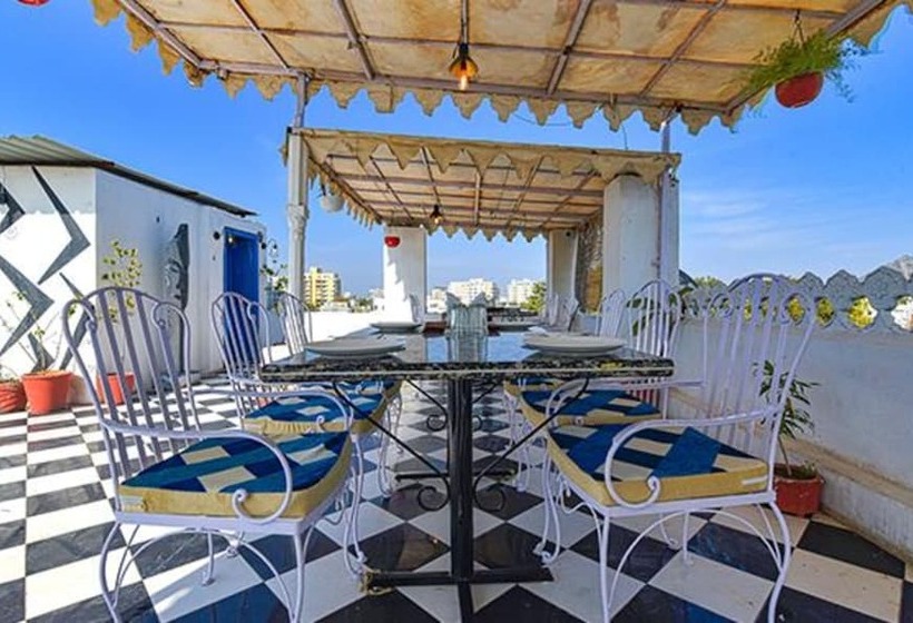 호텔 Oyo 72209 Tree Of Heaven