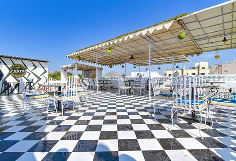 호텔 Oyo 72209 Tree Of Heaven