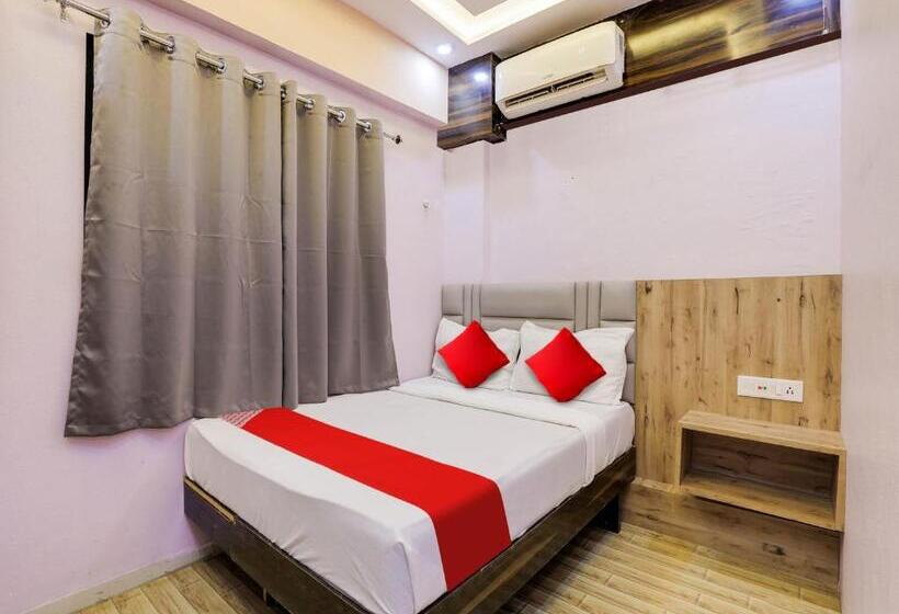 Отель Pop 91819 Heritage Room