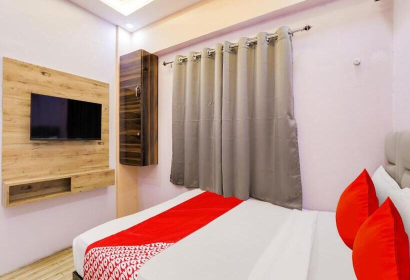 Отель Pop 91819 Heritage Room