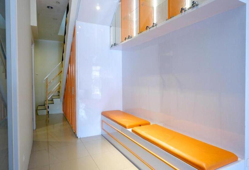 호텔 Reddoorz Syariah At Kelud Sampangan Semarang