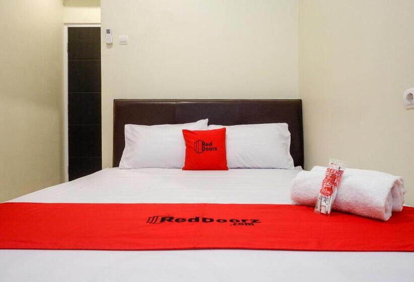 호텔 Reddoorz Syariah At Kelud Sampangan Semarang