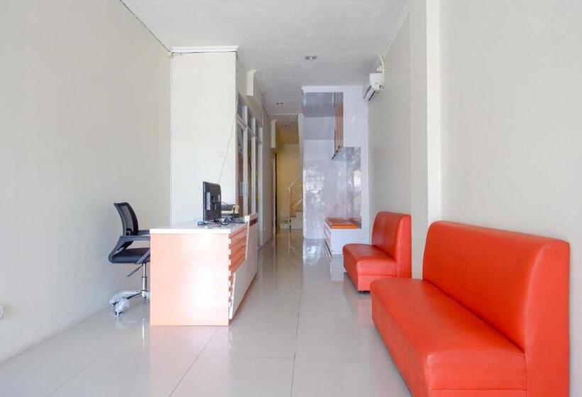 호텔 Reddoorz Syariah At Kelud Sampangan Semarang