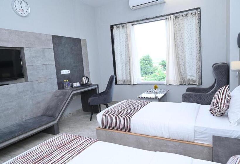 فندق Vasdaa Grand, Dehradun   Airport