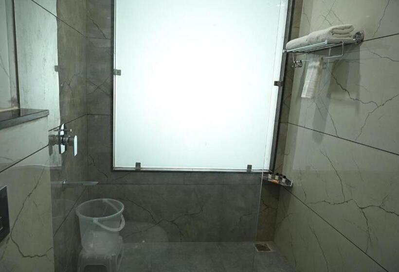 فندق Vasdaa Grand, Dehradun   Airport