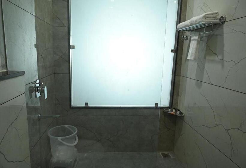 فندق Vasdaa Grand, Dehradun   Airport