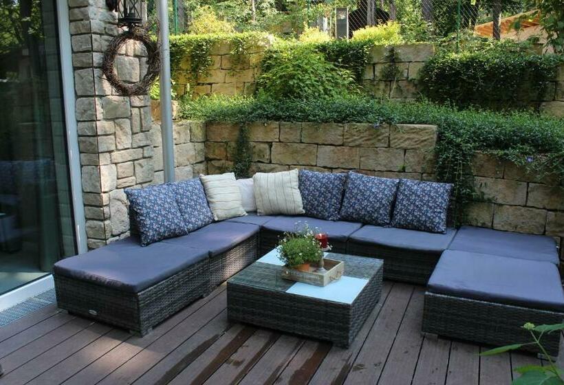 Moderne Wohnung Im Skandinavischen Stil Am Waldrand