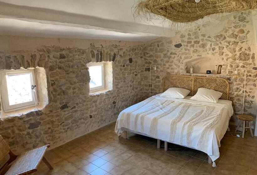 Пансион Chambres D Hôtes La Tour D Aspiran