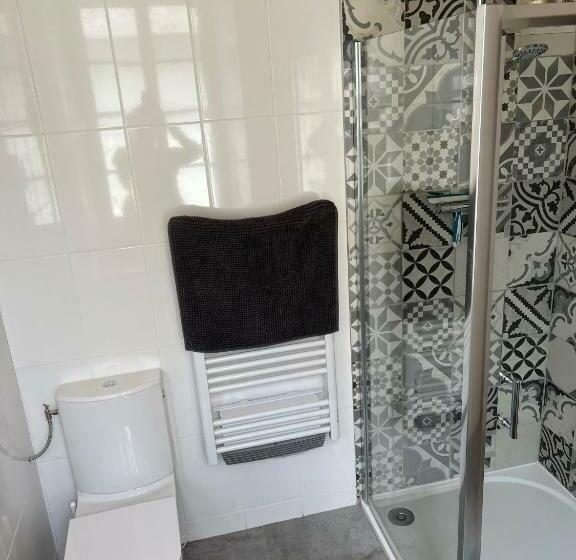 Пансион Luxury Guest House In The Centre Of Argeles Gazost