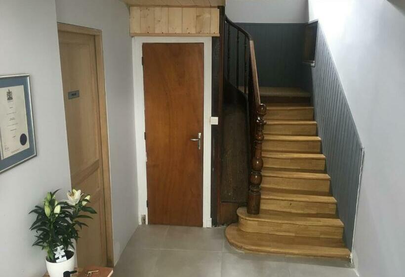 Пансион Luxury Guest House In The Centre Of Argeles Gazost