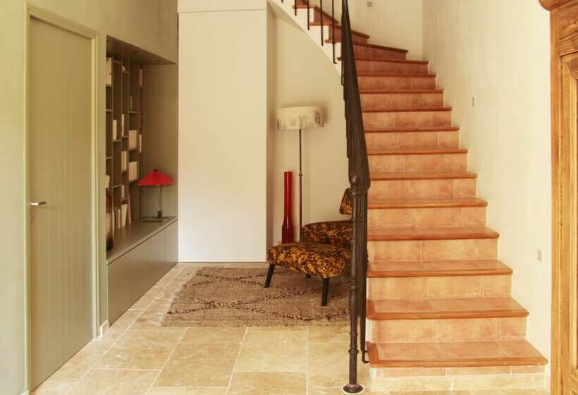 פנסיון Marcelle En Camargue