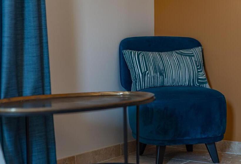 פנסיון Marcelle En Camargue