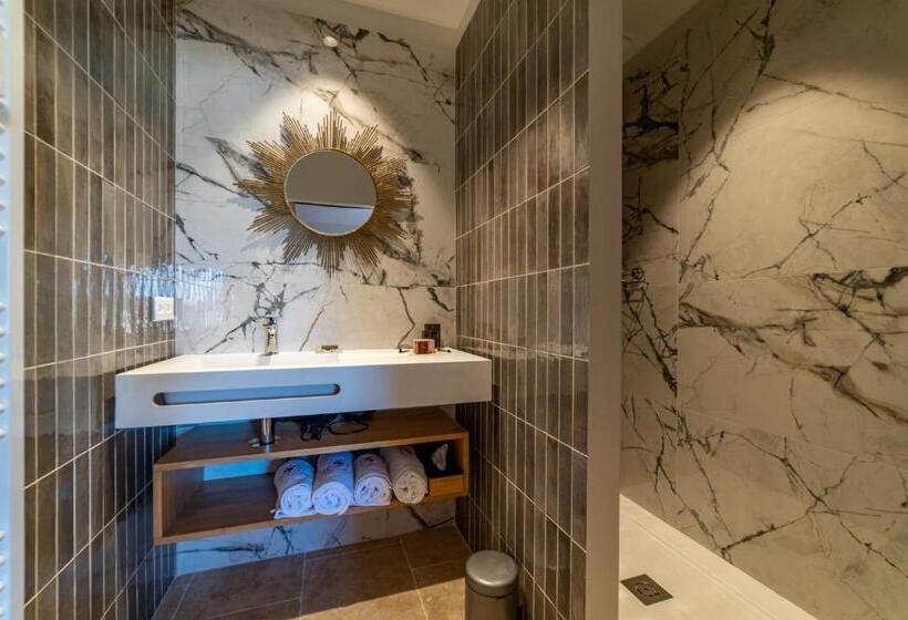 פנסיון Marcelle En Camargue