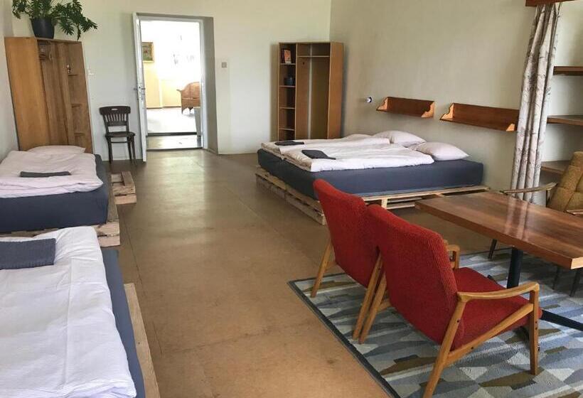 פנסיון Nezámek