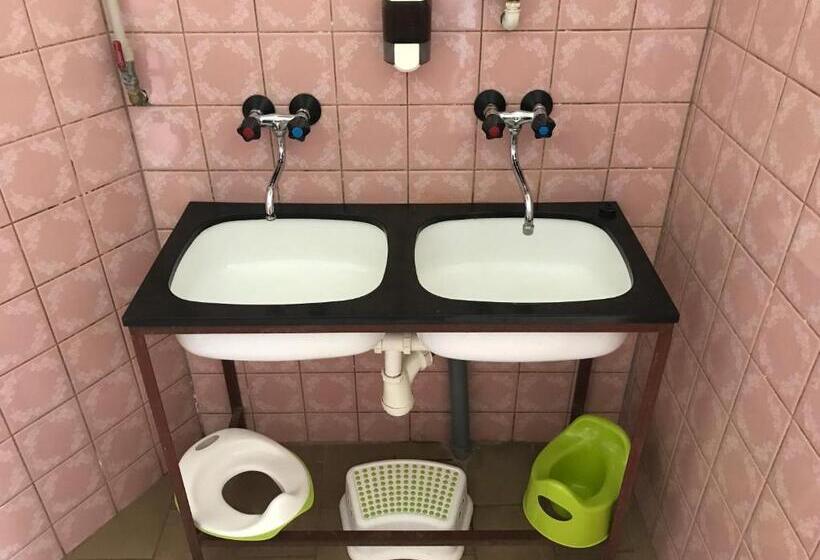 פנסיון Nezámek