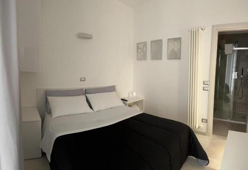 ペンション Perla Saracena