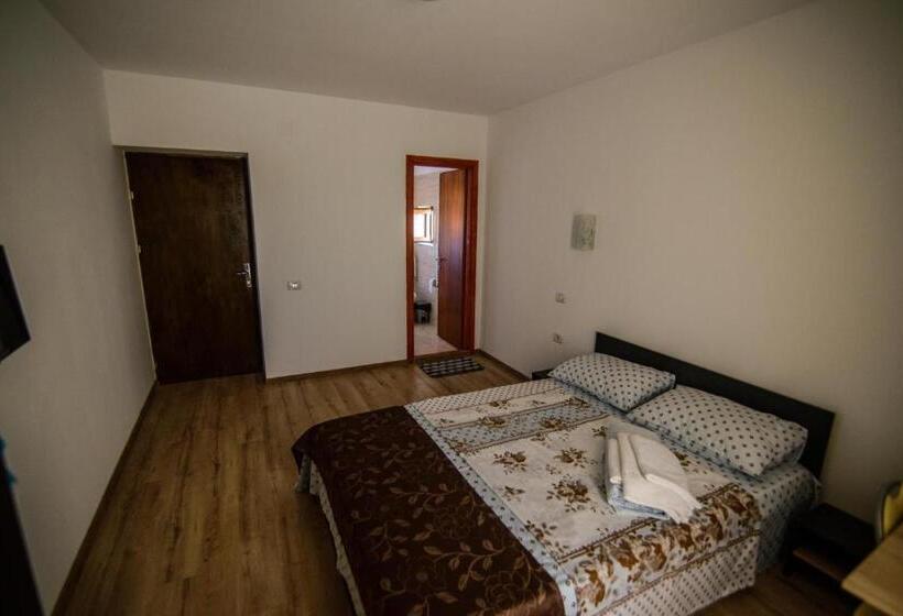 بنسيون Vila Onasis