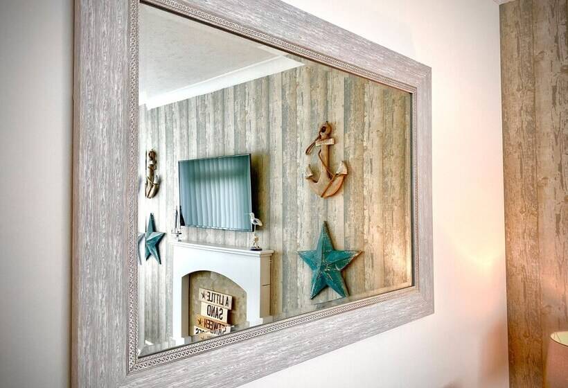 Remarkable 3 Bed Hot Tub House In Blackpool