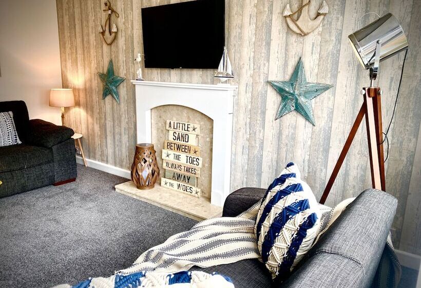 Remarkable 3 Bed Hot Tub House In Blackpool