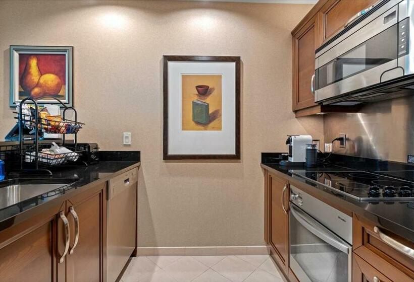 Balcony Unit At The Mgm Grand Signture