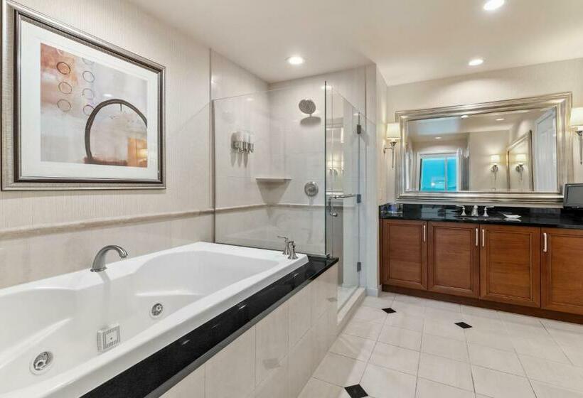 Balcony Unit At The Mgm Grand Signture