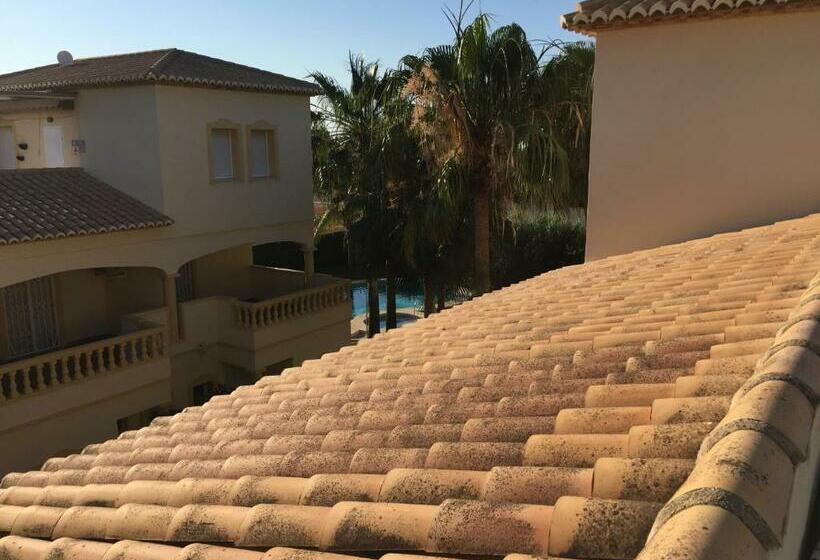 ático En Urbanización Con Encanto