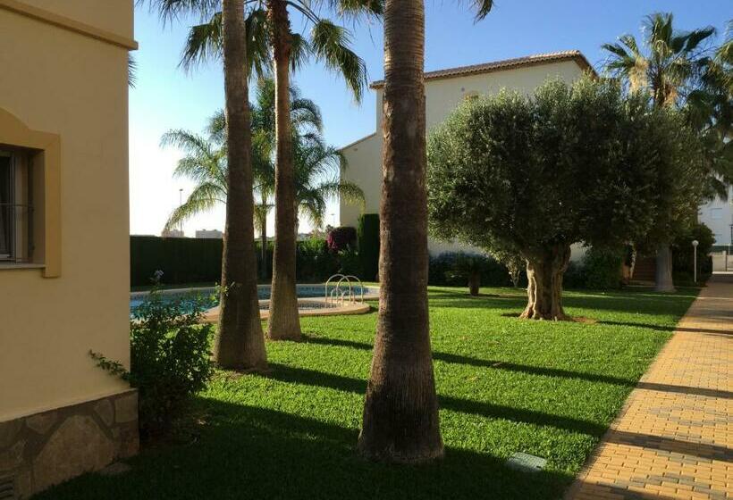 ático En Urbanización Con Encanto