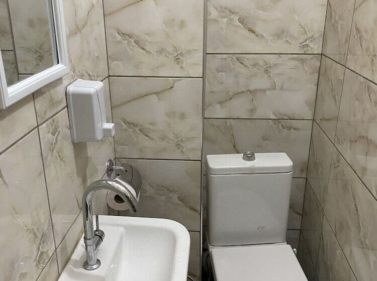 هاستل Ferah Otel