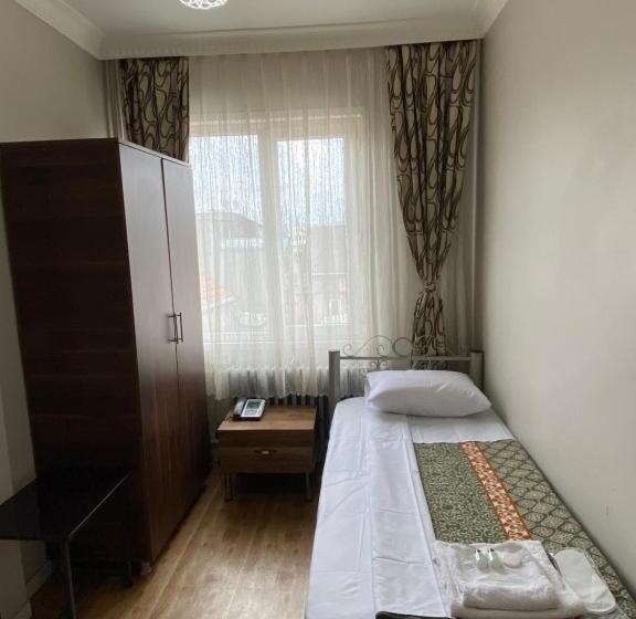 هاستل Ferah Otel