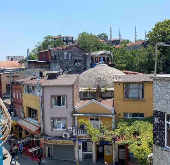 هاستل Ferah Otel