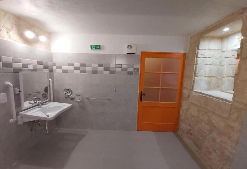 هاستل The Hidden Gem Boutique