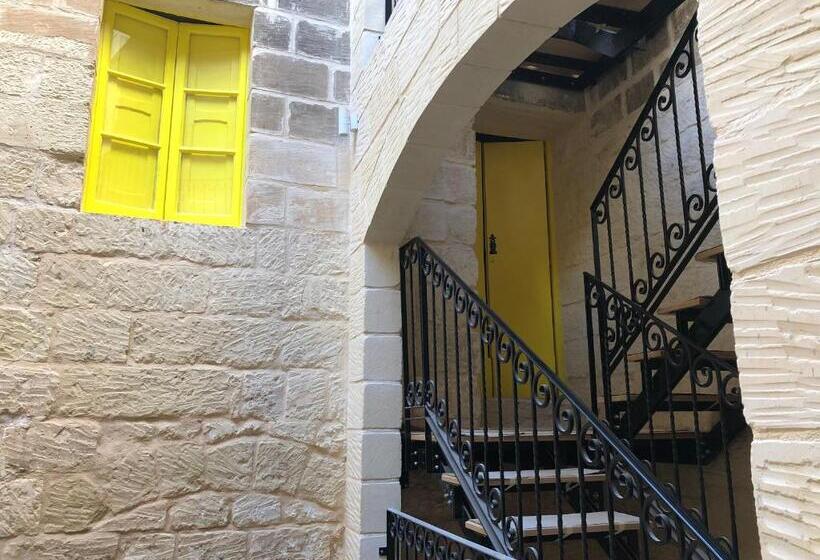 هاستل The Hidden Gem Boutique