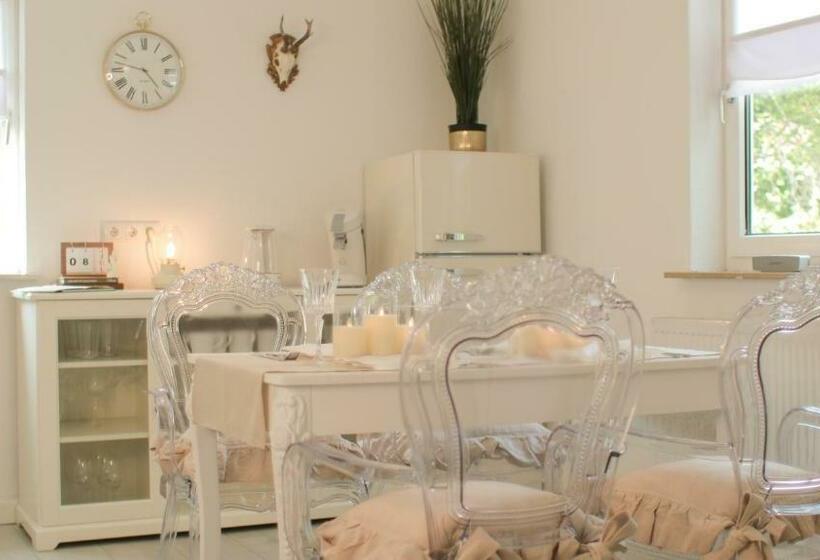 Apartments Cassel   Mit Smart Tv Und Parkplätzen   Für Singles, Paare, Familien Und Gruppen