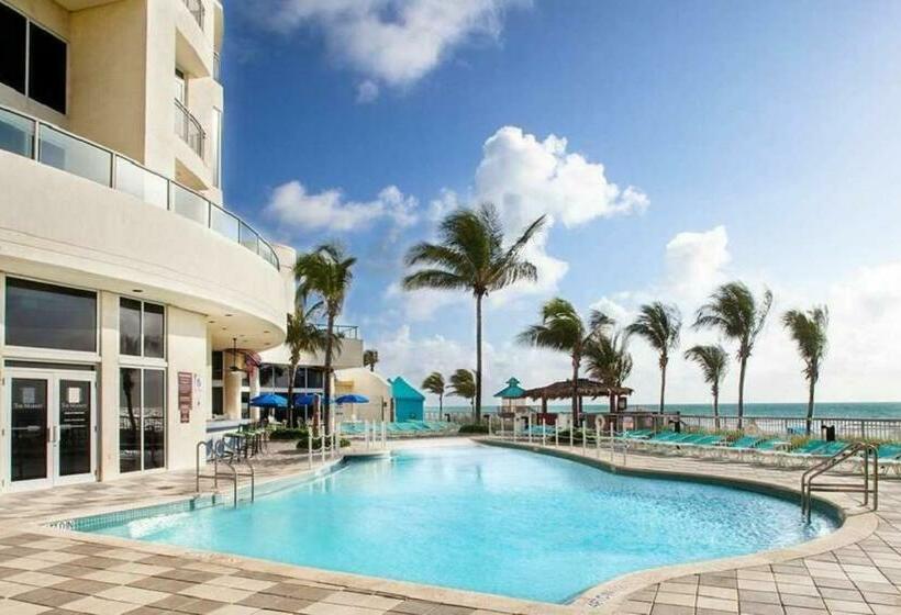 Beautiful 1 Bedroom Condo On The Beach