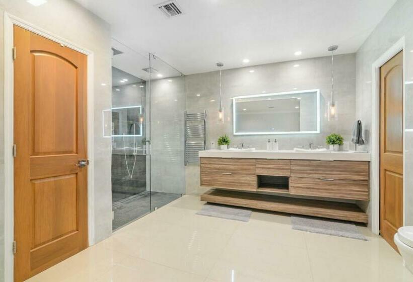 Oasis With Pool Spa Games 5br L21