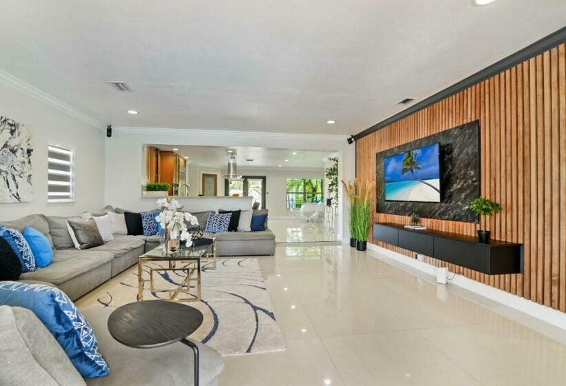 Oasis With Pool Spa Games 5br L21