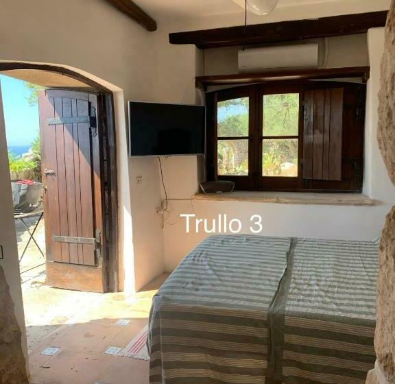 مبيت وإفطار Licucuruzzi Suites & Trulli