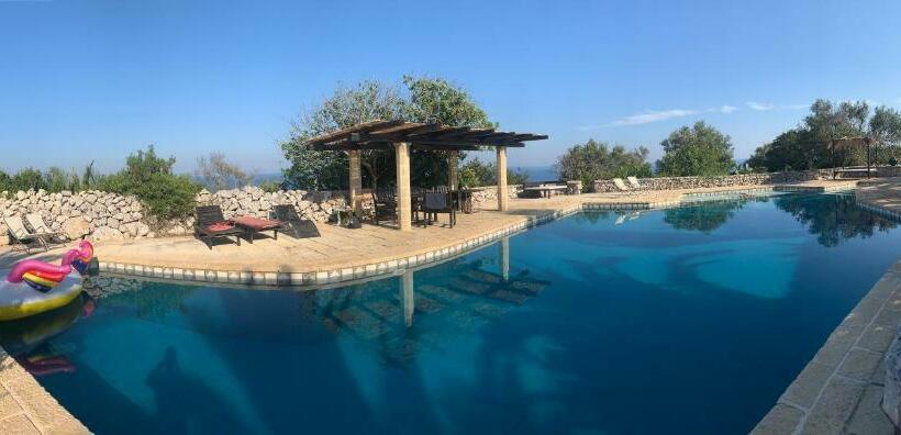 مبيت وإفطار Licucuruzzi Suites & Trulli