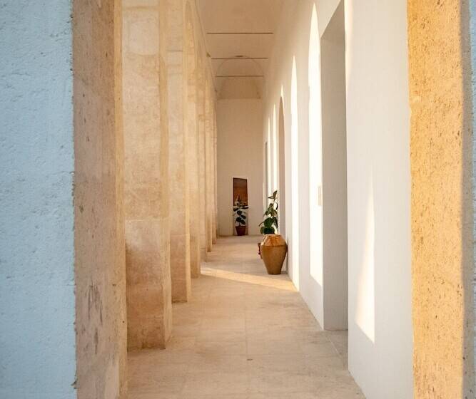 مبيت وإفطار Mastropà Exclusive Resort