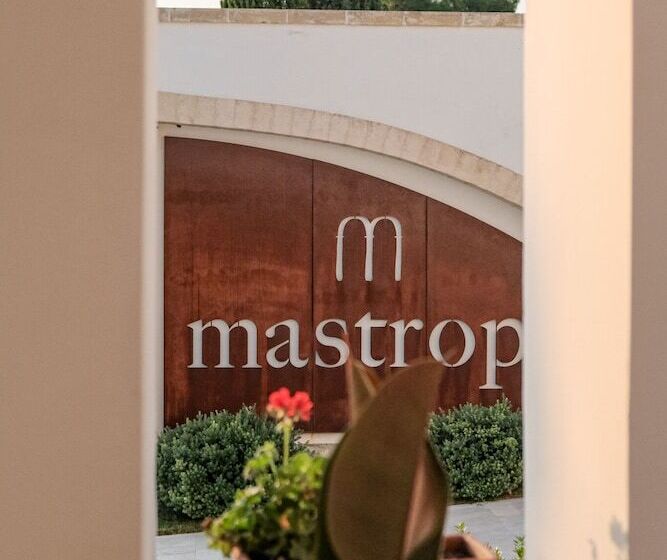 مبيت وإفطار Mastropà Exclusive Resort