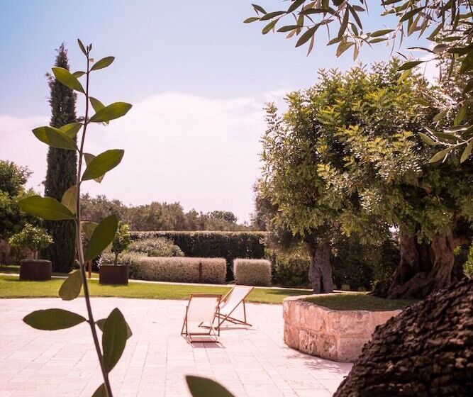 مبيت وإفطار Mastropà Exclusive Resort