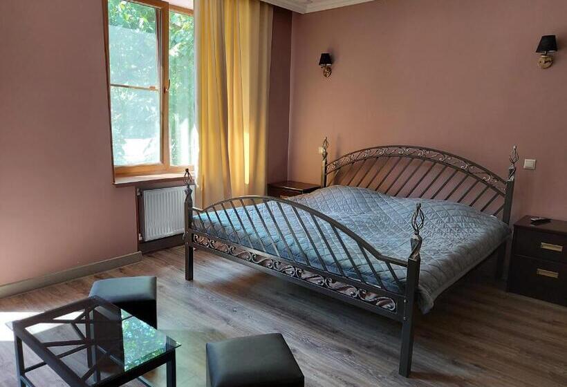 مبيت وإفطار Van Guesthouse