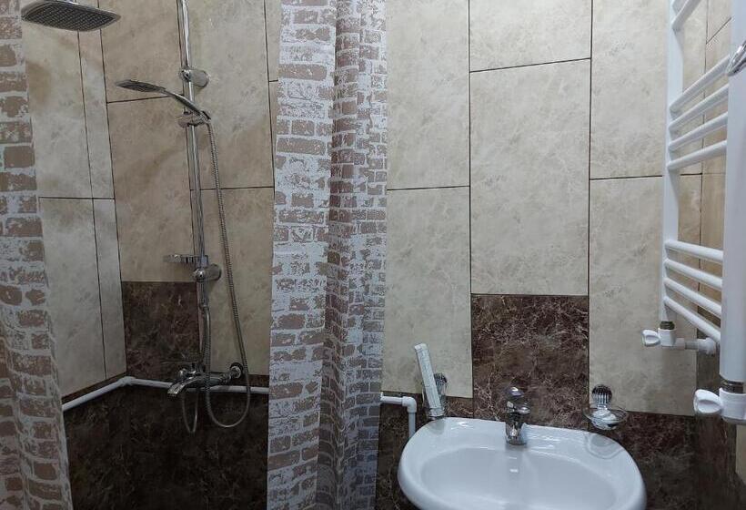 مبيت وإفطار Van Guesthouse