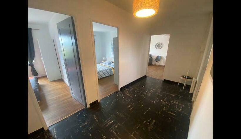 Fabuleux T3 De 85 M2, Situé Au Calme Avec Grand Parking Gratuit Privé ,fibre Wifi