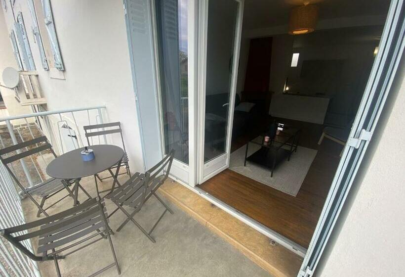 Fabuleux T3 De 85 M2, Situé Au Calme Avec Grand Parking Gratuit Privé ,fibre Wifi