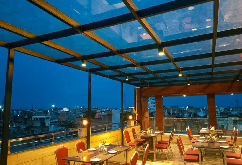 فندق Ekta International !! 300 Mts From Baba Baidyanath Dham Temple !!