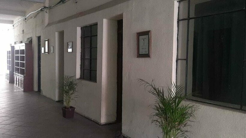 فندق Hostal Casa Del Abogado