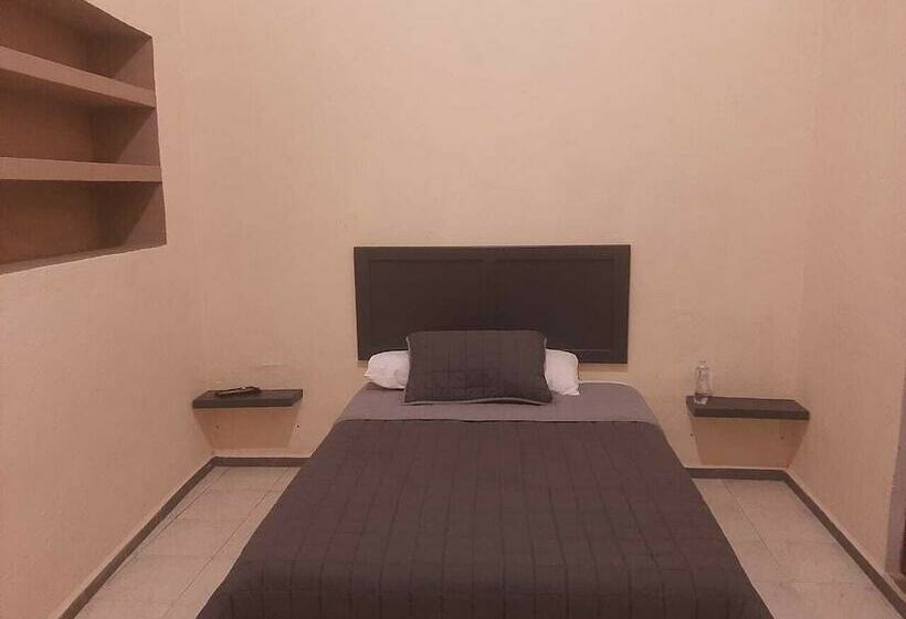 فندق Hostal Casa Del Abogado