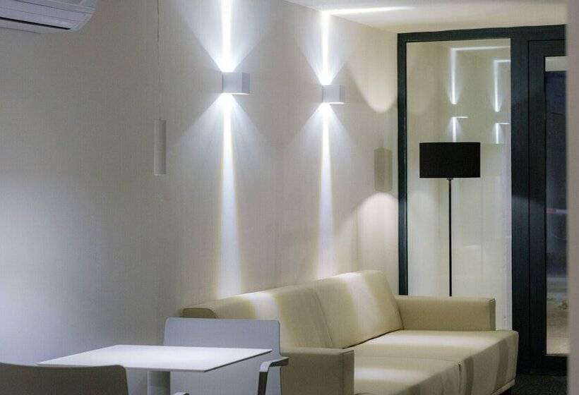 ホテル Iroco Hostal