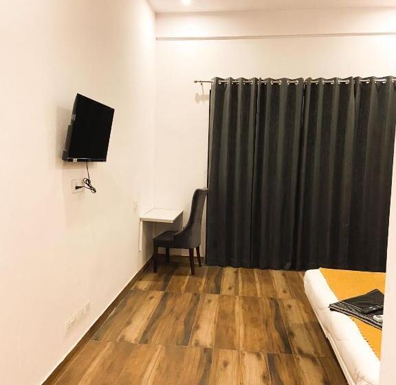 Отель Oyo 91606  Daffodils Inn